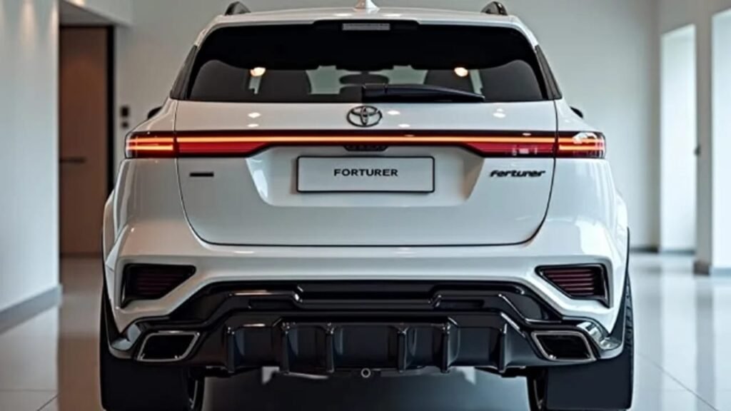 Toyota Fortuner 2025 – 45 KM/L Hybrid, 4×4 Beast, Panoramic Roof, LED Matrix Headlamps & Smart Connectivity!